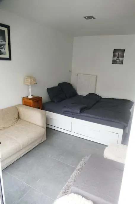 Studio With Kitchen, Shower Garden Antwerp